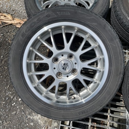 車のパーツ タイヤ、ホイール