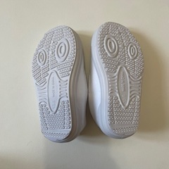 ★美品★上履き　白13.5cmの画像