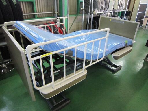 【中古】介護ベッド　楽匠プラス　3モーター低床　パラマウントベッド