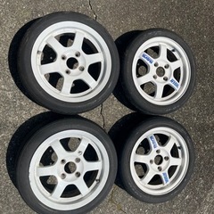 車のパーツ タイヤ、ホイール