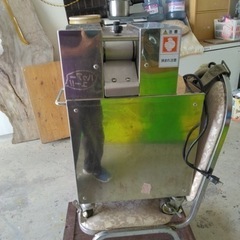 業務用サトウキビ搾り機の画像