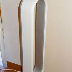 ダイソン　扇風機（専用リモコン付き）の画像