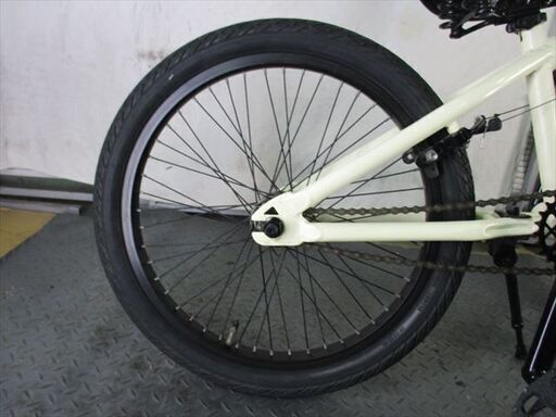 Ｄ556　★25800円★　BMX中古自転車 マングース【20インチ　アイボリー 】