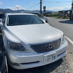1オーナー　LS460 レザー　サンルーフ