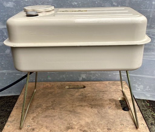 【売約済み】⛄️灯油タンク 2000円 20L  室内用 足つき　No.11