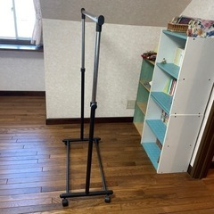 ハンガーラックの画像