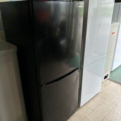 2023年製◆【アイリスオーヤマ】2ドア 冷凍冷蔵庫 ブラック 142L IRSD-14A 大容量冷蔵室 3段引き出し冷凍庫 LED庫内灯◆の画像