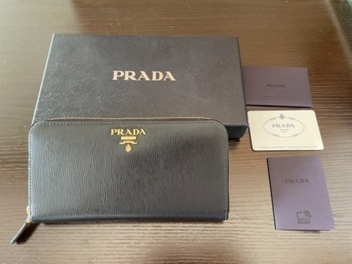PRADA 長財布　美品