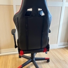 
ゲーミングチェアの画像