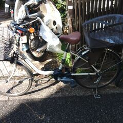Ｆ09🔴🌀🟢土日も🌕️お子様と🌈土足のまま🔵いろいろなタイプの電動自転車ご試乗可能🟢  🔵電動自転車・リサイクル専門店　🔴　ご試乗をしてから、ご購入できます。  🔴🌀🔴２０インチ、チャイルドシート、２人乗り、３人乗り、１人乗り電動自転車  🔴🔵バカ良心的な電動自転車屋🔴１００日間・安心の無料点検・🌕️無料交換保証サービス付き🟢  🟢後ろチャイルドシートを大きめのかごに変更のオプション無料です。  🔴バッテリーは新品の９０％以上の性能です。  🟣１回の充電で３０Ｋｍ程の画像