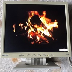 17インチ液晶モニター　BenQ      中古品