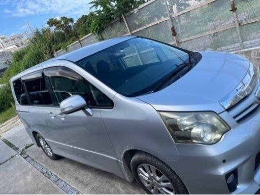 トヨタ　ノア平成24年式