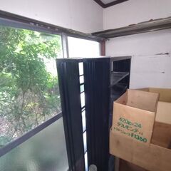 金属製本棚の画像