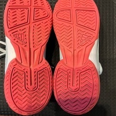 ★adidas アディダス　女の子用シューズ　23cm 細め★の画像