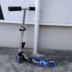 【商談中】AVIGO ブルー＆シルバー　キックボート　中古品の画像