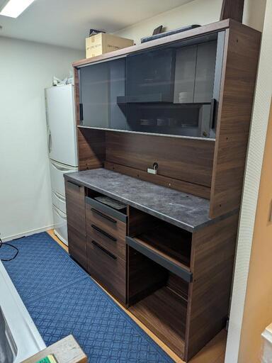 受け取り予定者がいます　格安値下げ　食器棚　ウォルナット調