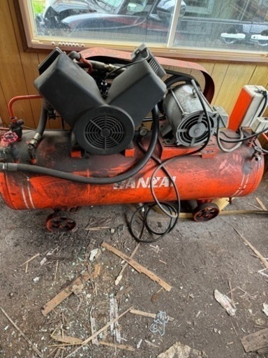 コンプレッサー