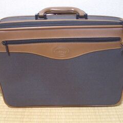 アタッシュケース  ブリーフケース　ビジネスバッグ