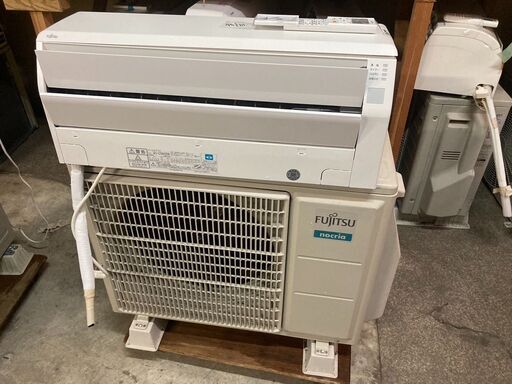 ☆中古￥56,000！FUJITSU　18畳用5.6kwルームエアコン　家電　AS-C56H2W型　2019年製　【BF030】