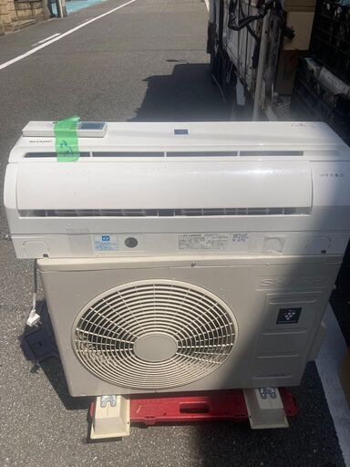 ☆中古￥45,800！SHARP　12～14畳用4.0kwルームエアコン　家電　2020年製　AY-L40DKS型　【BF031】