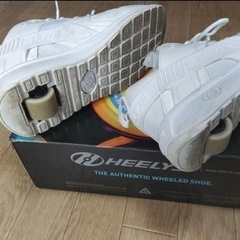 ヒーリーズHeelys　24　ローラーシューズ　　　の画像