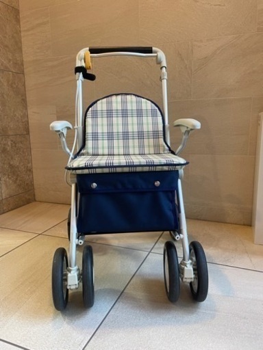 介護用品、シルバーカー