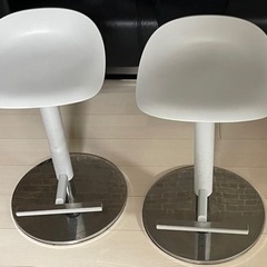 即日自宅まで配送‼️調節可能‼️カウンターチェア　2台セット販売の画像