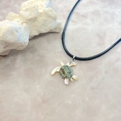 夜光貝ホヌネックレス 服/ファッション アクセサリー ネックレス
