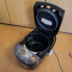 【受け渡し者様決定】象印 圧力IH炊飯器 極め炊き 鉄器コート プラチナ厚釜 5.5合の画像
