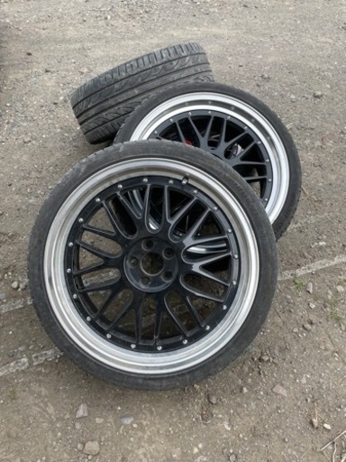 車のパーツ タイヤ、ホイール