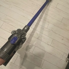 【ジャンク品】ダイソン 掃除機 スタンド付きの画像