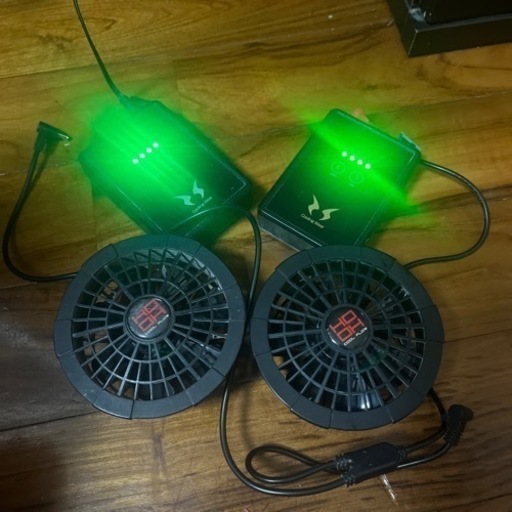 空調服3着、バッテリー2個、ファン