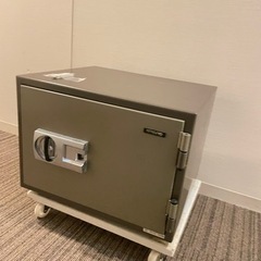【お譲りします】コクヨ　金庫　耐火金庫　鍵1個付き