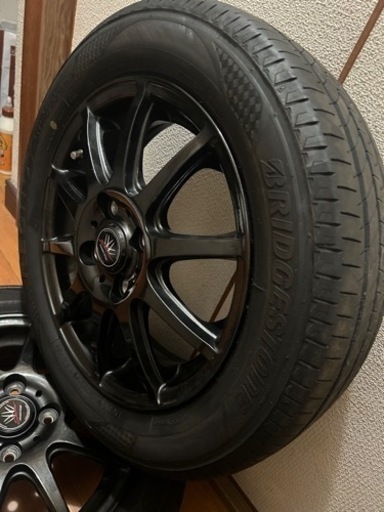 車のパーツ タイヤ、ホイール