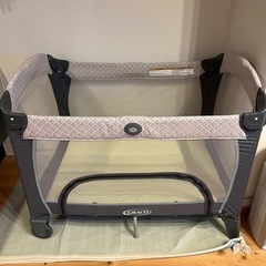 折り畳み　ベビーベッドの画像