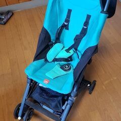 コンパクトに折り畳めるベビーカー　難あり