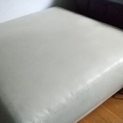【9月1日(日)本日引き取りのみ価格】【中古美品】大きなオットマ...
