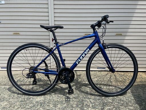 【★未使用 】　クロスバイク　700C×28C　高級アルミ仕様　21段ギア