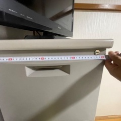 事務所の資料の置き棚の画像
