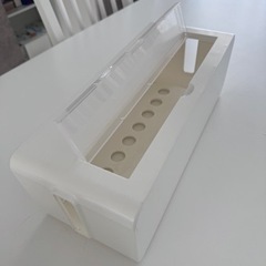ケーブルボックス　コンセント　目隠し　