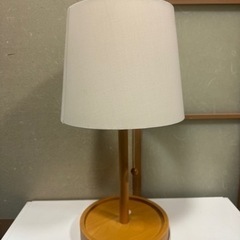 ニトリ テーブルランプ 