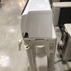 取りに来れる方限定！ＴＯＳＨＩＢＡ(トウシバ)の壁掛けエアコンです！の画像