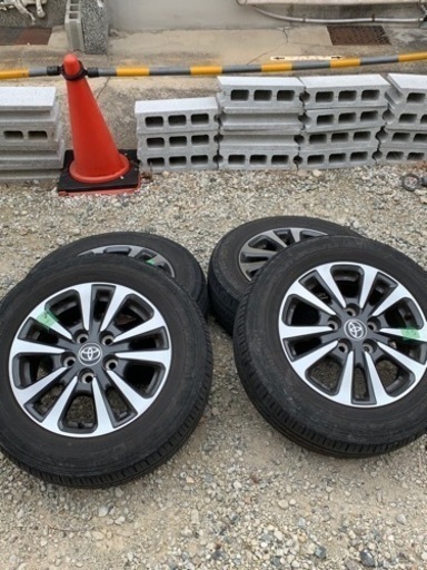 エスクァイヤ　純正タイヤホイールセット