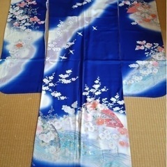 値下しました　青　 振袖　の画像
