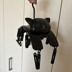 黒猫のハンガーの画像