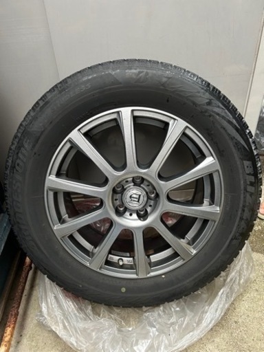 車のパーツ タイヤ、ホイール