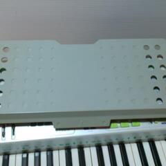 CASIO ピアノ キーボード LK-58

の画像