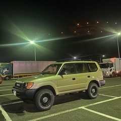 車のパーツ タイヤ、ホイール