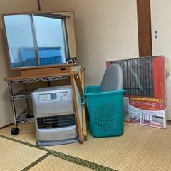 スチールラック、大きめの鏡、石油ストーブ、ヒーターガード、折りた...