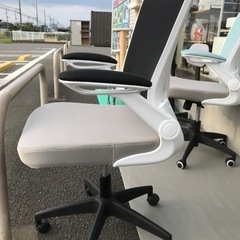 回転チェア　肘置き付きの画像